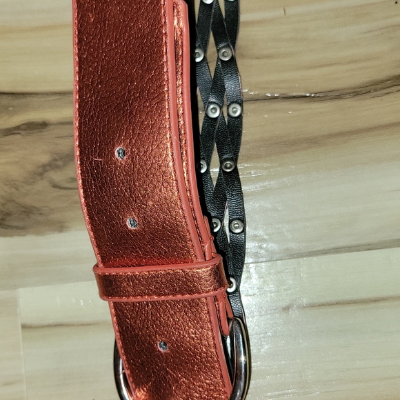 No Boundaries Red Metallic Weave Belt - Picture 4 of 10